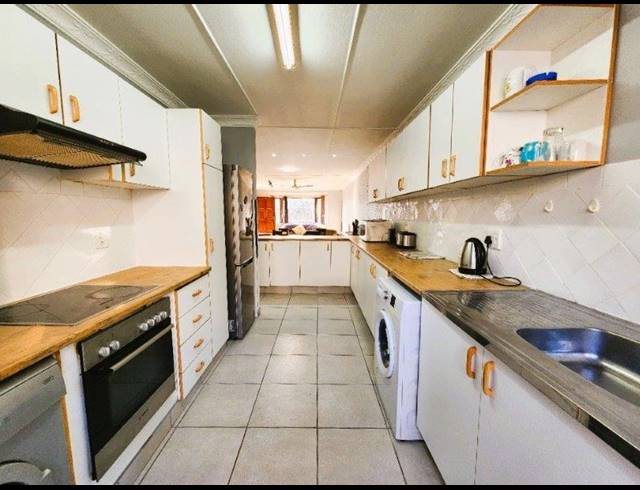 2 BEDROOM TOWNHOUSE SOLD IN THE WOLDS